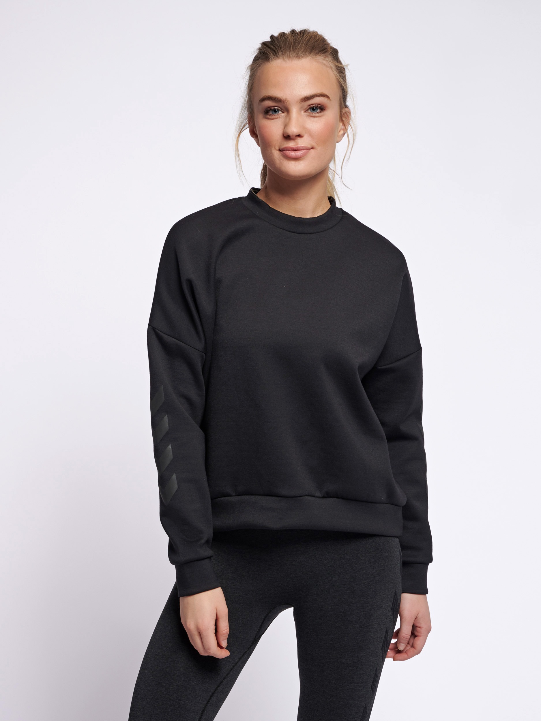 Hummel Sweatshirt Black - Outlet Fashion
